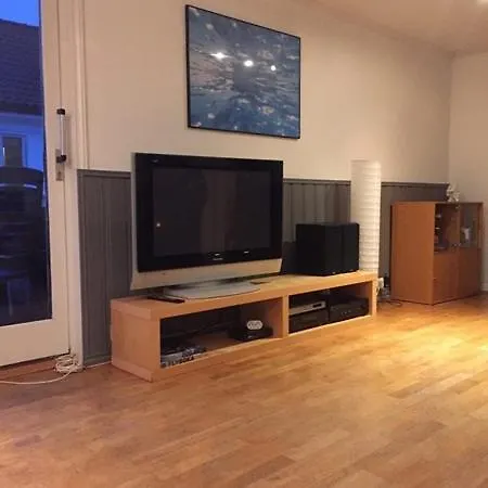 Central Private Room In Shared House Affordable Soren Bernersvei 3 Проживание в семье *